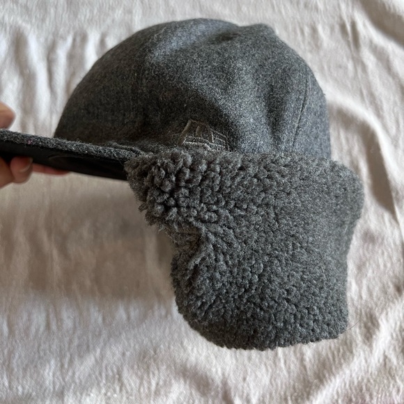 SF Giants Sherpa Ear Flap Cap Grey - Picture 2 of 9